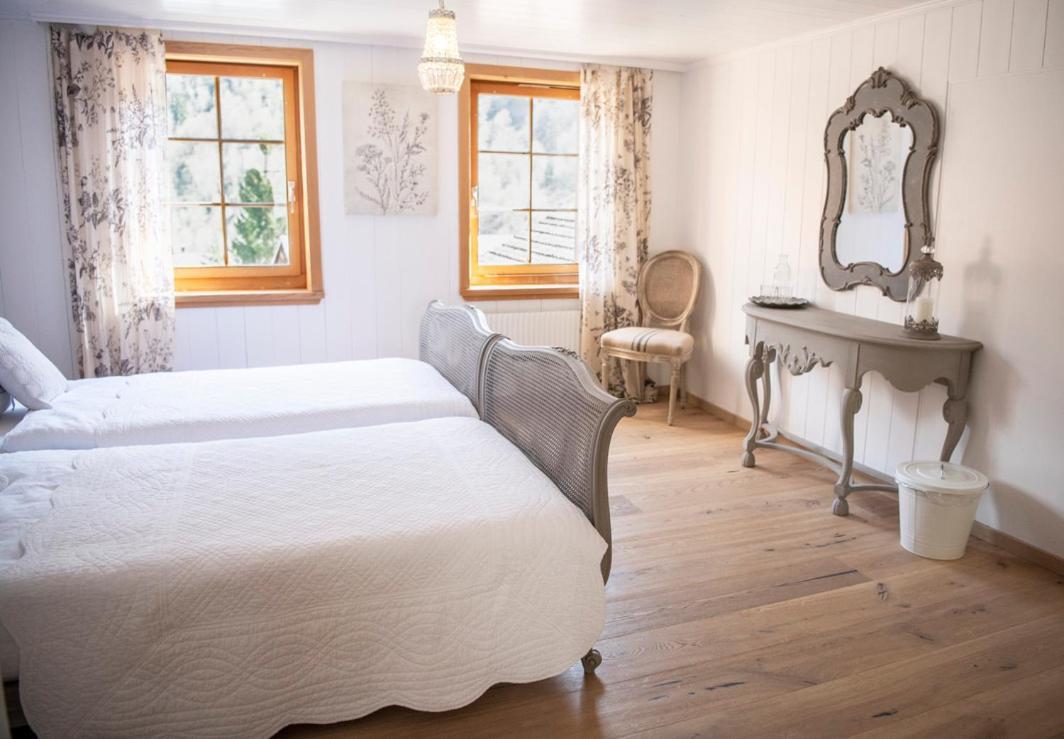 Casa Pasch - Boutique Bed&Breakfast Sumvitg Extérieur photo